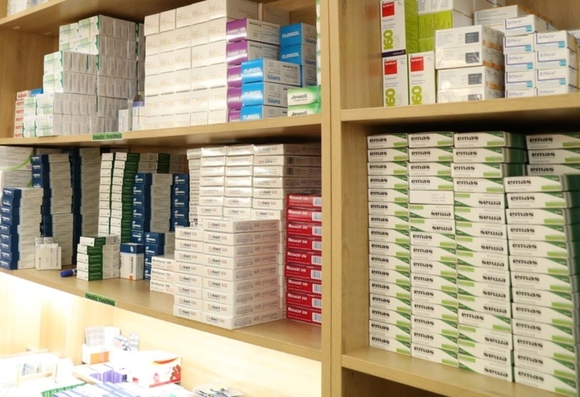 Cục Quản lý Dược vừa gia hạn số đăng ký cho hơn 500 thuốc, biệt dược phục vụ đấu thầu, điều trị. Ảnh minh họa: VietnamPlus