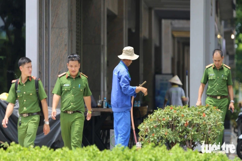 Lực lượng chức năng TP Thủ Đức có mặt tại hiện trường lúc ban đầu. Ảnh: Tuổi trẻ.