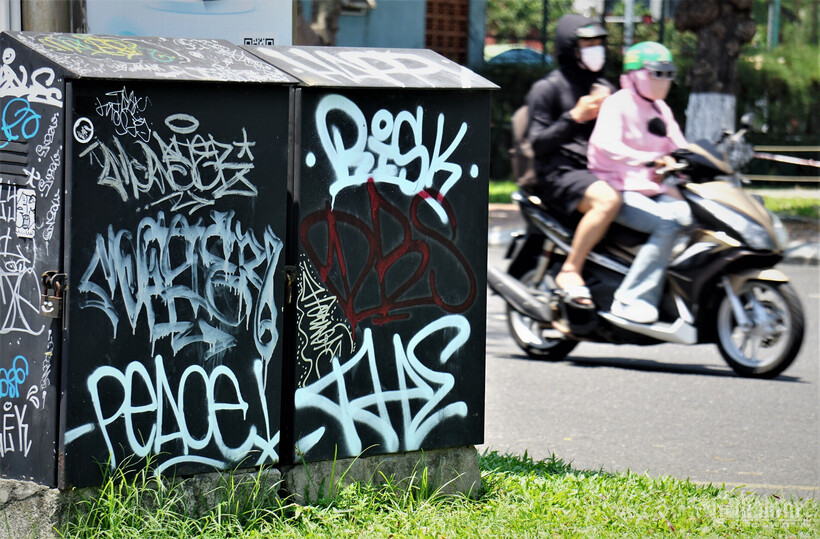Hình vẽ graffiti đang gây mất mỹ quan độ thị tại Đà Nẵng - 10