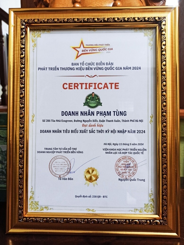 Bằng chứng nhận Doanh nhân tiêu biểu xuất sắc thời kỳ hội nhập 2024