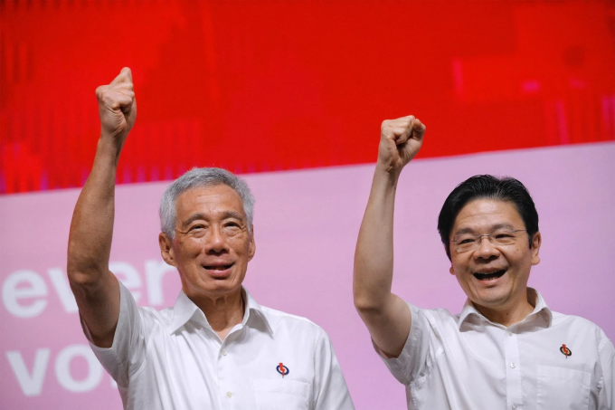 Ông Lawrence Wong (phải) và ông Lý Hiển Long. Ảnh: Getty