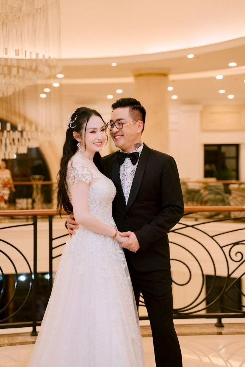 Tuấn Hưng không quan tâm quá khứ của vợ và ưu tiên cuộc sống hạnh phúc hiện tại. Ảnh: Phụ nữ pháp luật