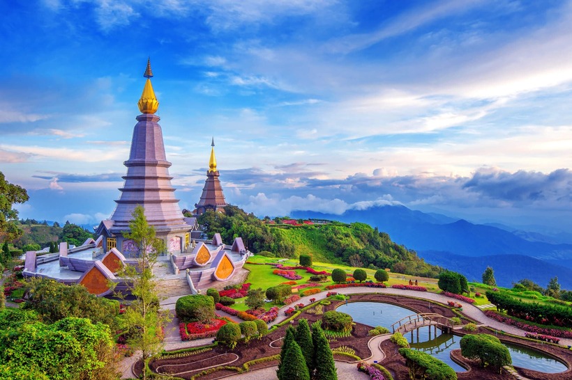 Thái Lan là điểm đến nổi tiếng với nhiều điểm tham quan hấp dẫn.