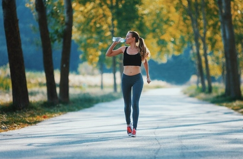 Đi bộ vào buổi sáng, trưa hay tối, thời điểm nào tốt nhất?