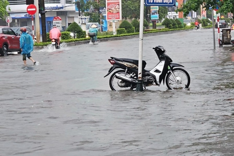 Việc lưu thông của người dân gặp nhiều khó khăn.