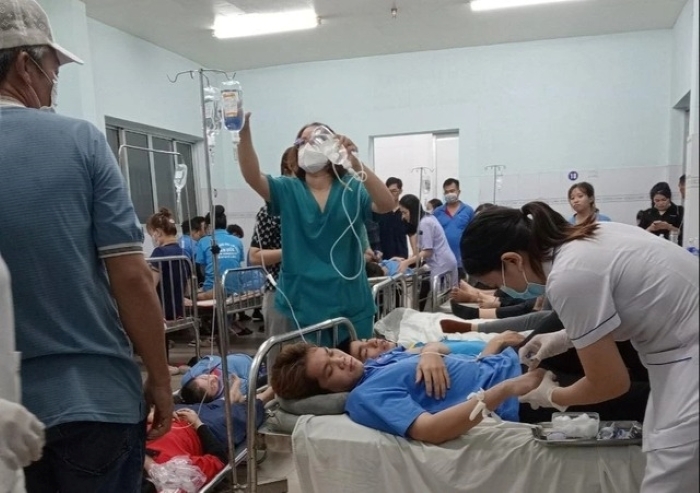 Đến nay còn 6 công nhân tiếp tục điều trị tại bệnh viện. Ảnh: Thanh Niên