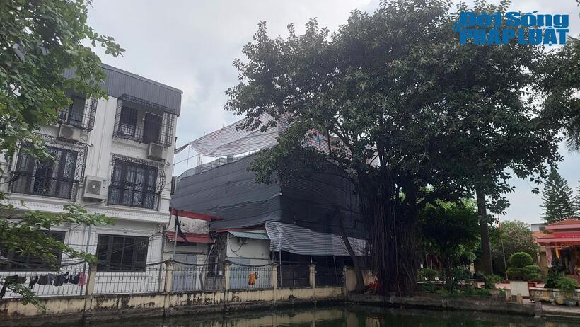 Công trình xây dựng tại địa chỉ số 9 ngõ 31 Định Công Hạ, tổ 21 phường Định Công cũng đang được quây kín.