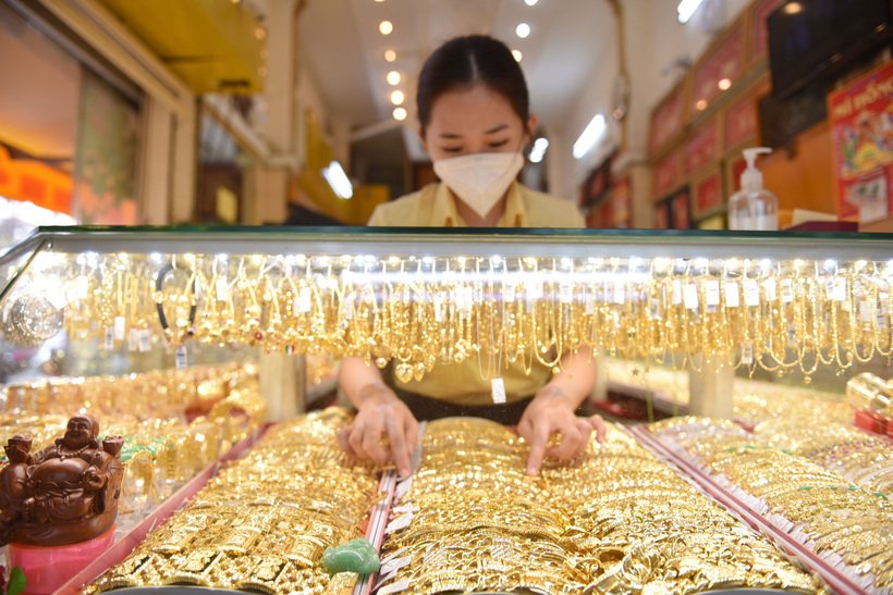Ngân hàng Nhà nước công bố quyết định thanh tra hoạt động kinh doanh vàng trong 45 ngày. (Ảnh: Tuổi trẻ)