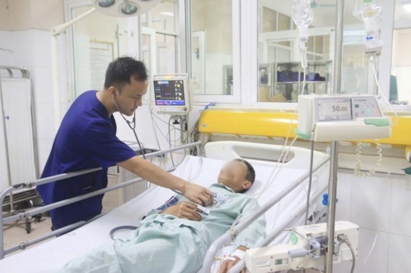 Người bệnh tỉnh táo, các triệu chứng ngộ độc thuyên giảm sau 24 giờ điều trị tích cực. Ảnh: Sức Khỏe & Đời Sống