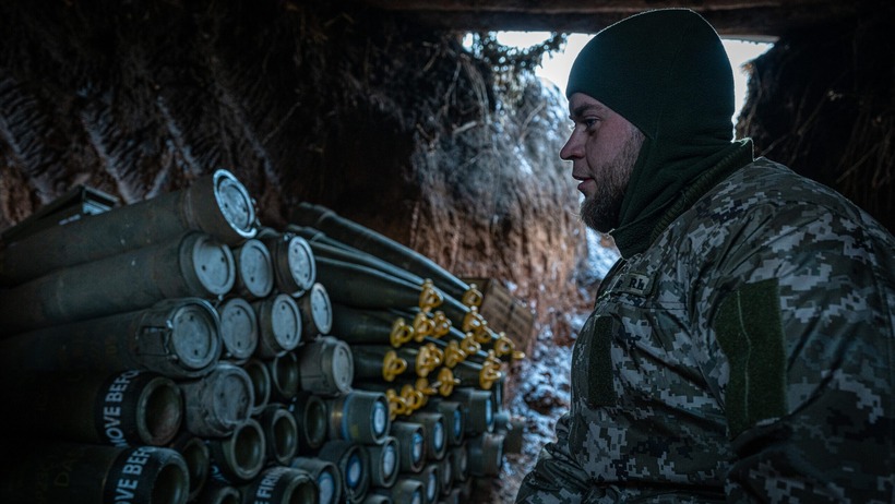 Ukraine lần đầu hết thiếu đạn dược. Ảnh: Reuters
