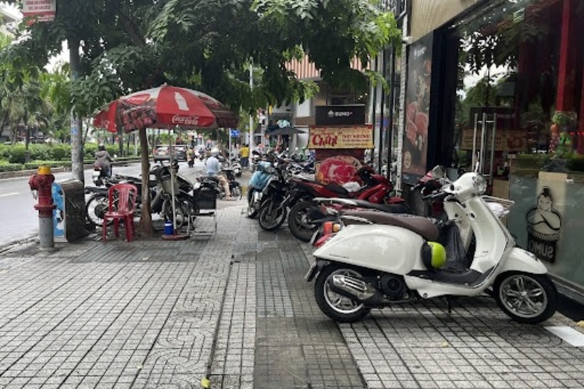 Xe máy lấn chiếm vỉa hè phạt bao nhiêu?