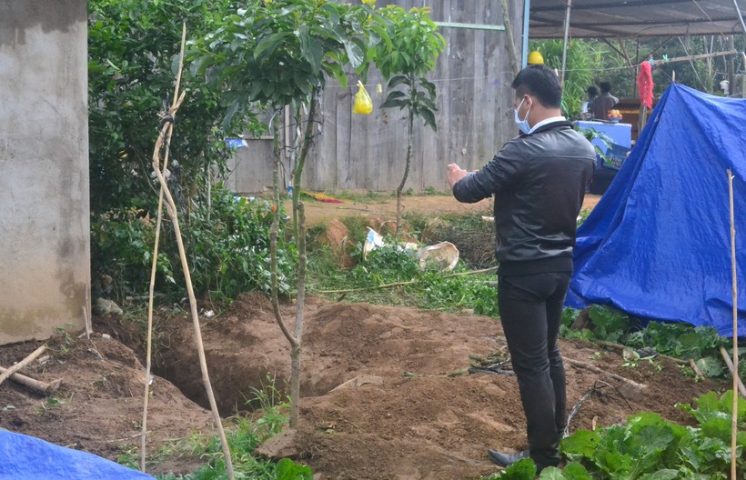 Khu vực hung thủ chôn xác nạn nhân. Ảnh: Thanh Niên