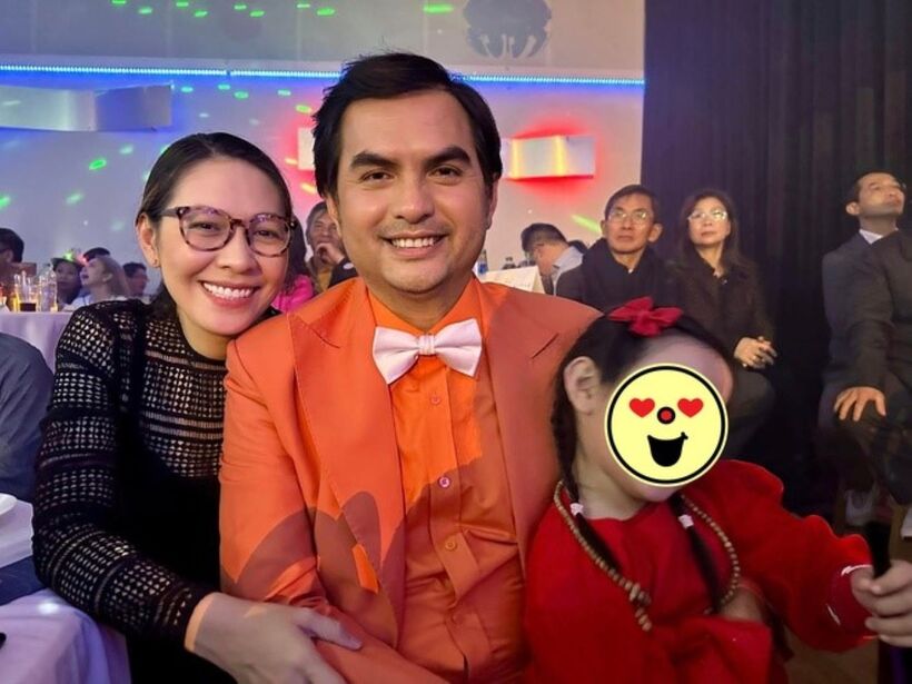Đức Tiến đưa vợ và con gái đến nhiều sự kiện, anh giảm bớt lịch làm việc để có thời gian chăm sóc con.