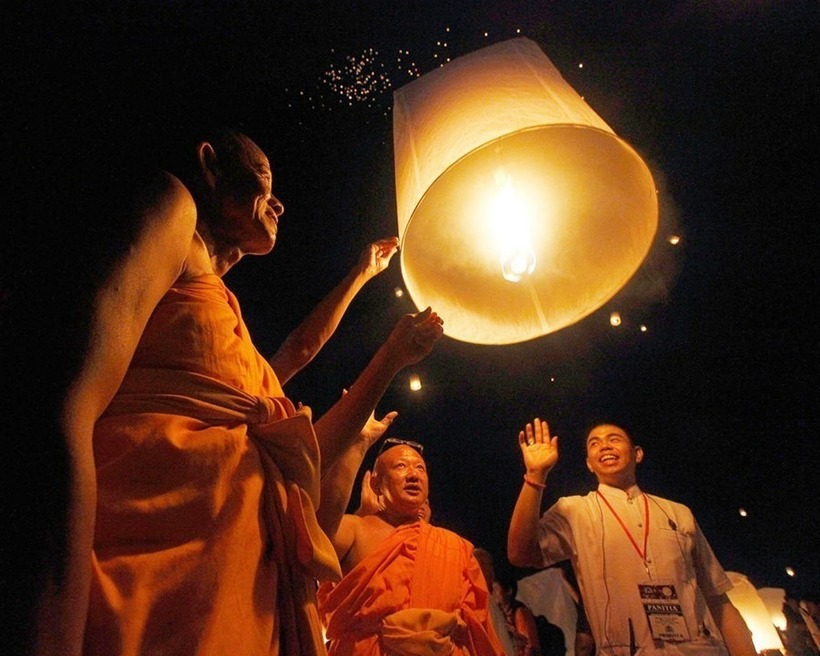 Phật đản là ngày nghỉ lễ quốc gia tại nhiều nước châu Á như Thái Lan, Nepal, Sri Lanka, Maylaysia, Miến Điện, Singapore, Indonesia, Hàn Quốc, Campuchia... Ảnh minh họa