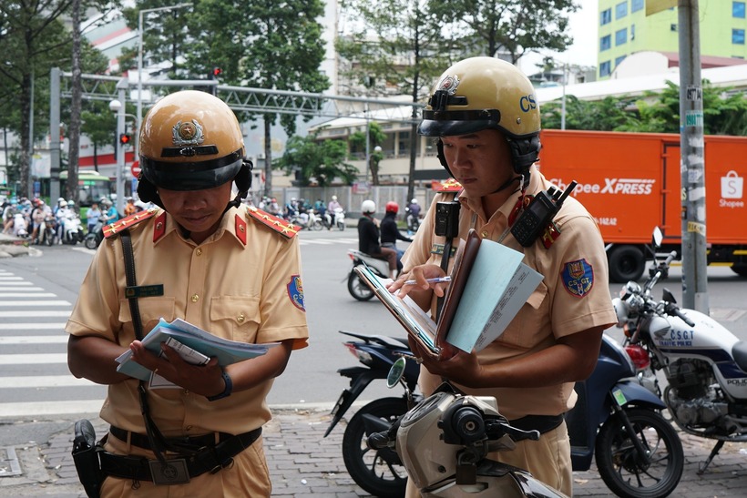 Cảnh sát giao thông được phạt tối đa bao nhiêu?