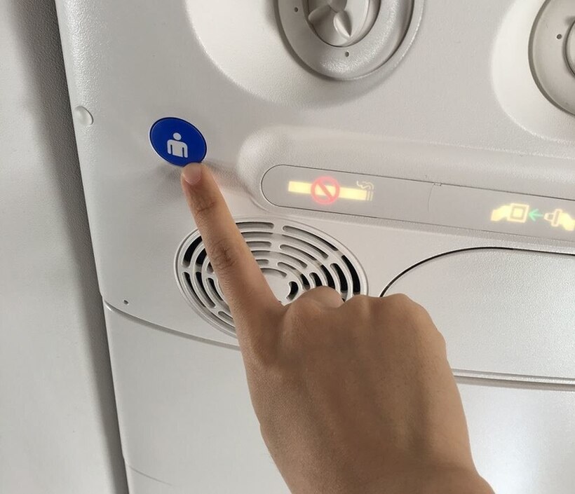 Đừng bấm nút tiếp viên hàng không khi không thực sự cần thiết.