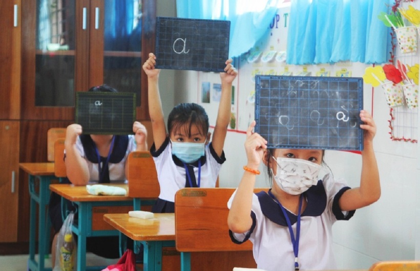 Nhiều phụ huynh cho rằng việc yêu cầu học sinh tiểu học tham gia cuộc thi viết bài luận về sách là chưa phù hợp. Ảnh minh họa