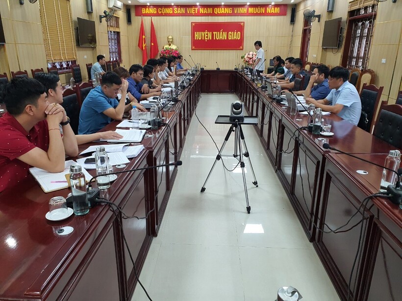 Sở Lao động - Thương binh và Xã hội Điện Biên cùng các cơ quan ban ngành thực hiện kiểm tra, giám sát tại huyện Tuần Giáo