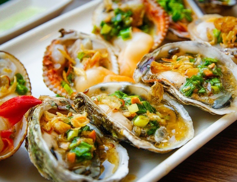 Hàu nướng mỡ hành thơm ngon.