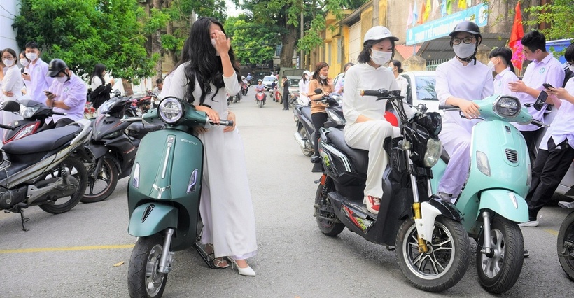 Đề xuất 15 tuổi được điều khiển xe gắn máy. (Ảnh: VietnamNet)