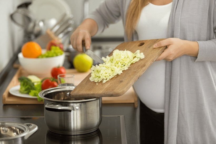 Sử dụng bếp từ đúng cách không gây hại cho sức khỏe.