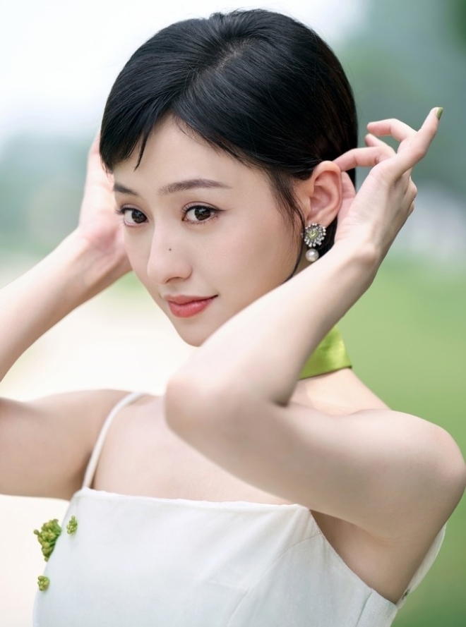 Hồ Liên Hinh lộ diện giữa lùm xùm lộ clip "nhạy cảm" 20 phút - 2