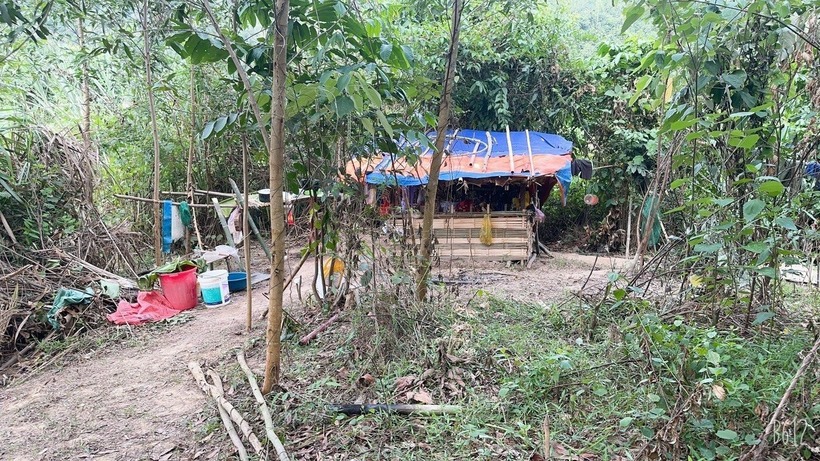 Khu vực lán trại do Kỳ lập