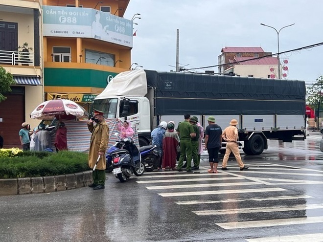 Hiện trường xảy ra vụ tai nạn. Ảnh: Báo Người lao động.