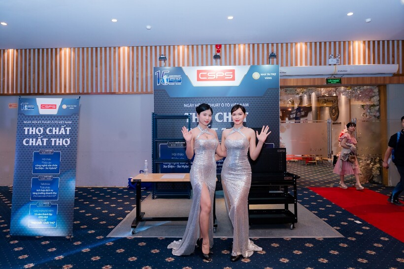 Ngày hội Kỹ thuật Ô tô Việt Nam 2024 nhân dịp kỷ niệm 15 năm thành lập diễn đàn OTO-HUI