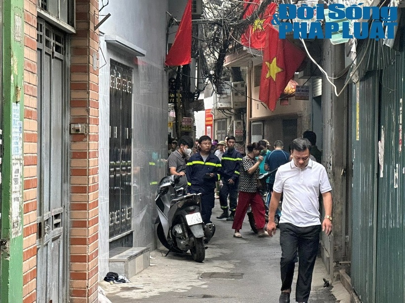 Hà Nội: Cháy nhà trọ 5 tầng ở Trung Kính, nhiều người tử vong - 4