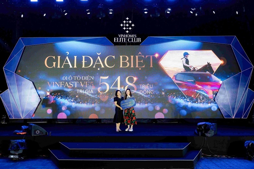 Hơn 5.000 khách mời vỡ òa cảm xúc trước cam kết “chăm sóc trọn đời” của Vinhomes - 13