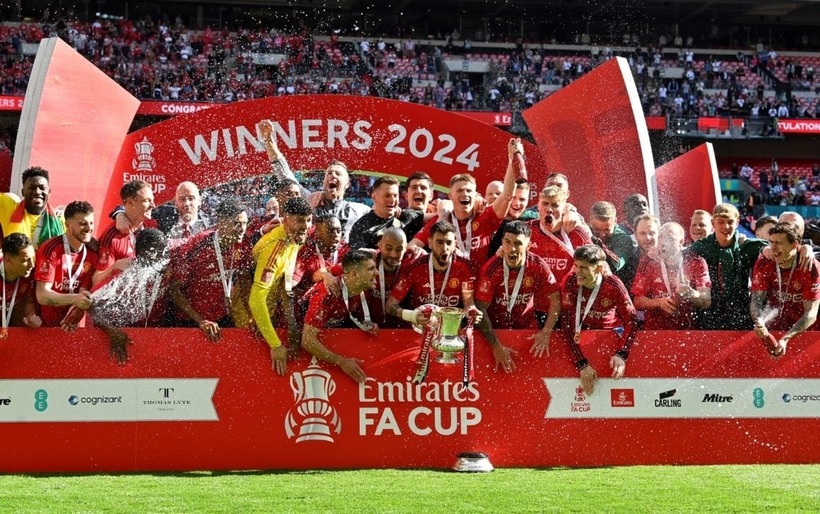 Chức vô địch FA Cup còn mang về cho MU tấm vé dự Europa League, bất chấp việc họ chỉ đứng thứ 8 tại Premier League.