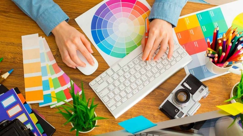 Nhu cầu cao về nhân lực tạo ra cơ hội lựa chọn việc làm đa dạng cho các cử nhân ngành Thiết kế đồ họa. Ảnh minh họa