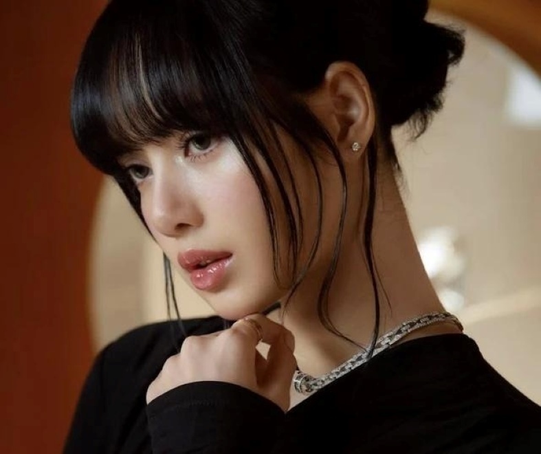 Lisa cán mốc kỉ luật với sản phẩm âm nhạc phát hành từ năm 2021.