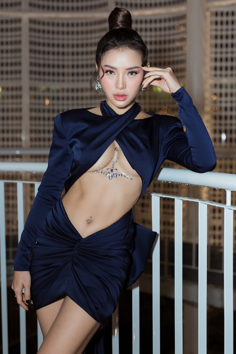 Giữa làn sóng chỉ trích dữ dội, Phương Trinh Jolie vẫn giữ im lặng và chưa đưa ra phản hồi xoay quanh sự việc này.