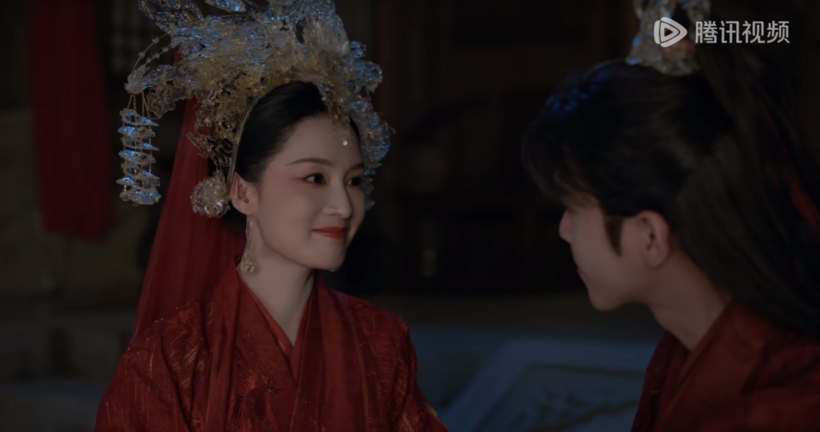 Lâm Uyển Nhi vừa vui vừa xúc động khi nghe Phạm Nhàn nói cô không còn lẻ loi một mình.