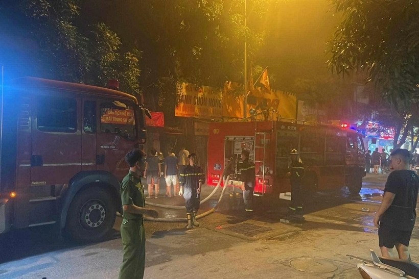 Một đám cháy đã xảy ra tại căn nhà số 1 ngõ 27 phố Lương Đình Của (phường Kim Liên, quận Đống Đa, Hà Nội). Ảnh: Dân Trí