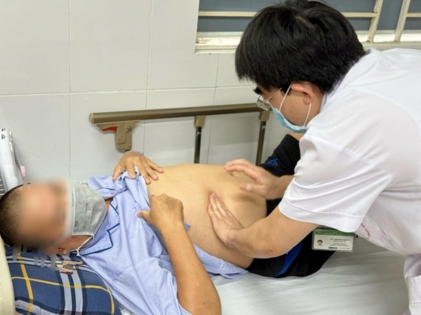 Kết quả chụp phim cộng hưởng từ, bệnh nhân được chẩn đoán sán lá gan lớn. Ảnh: An Ninh Thủ Đô