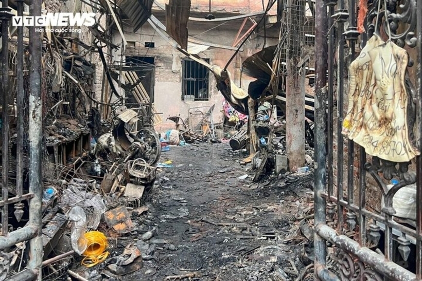 Hiện trường vụ cháy ở phố Trung Kính (quận Cầu Giấy, Hà Nội). Ảnh: VTC News