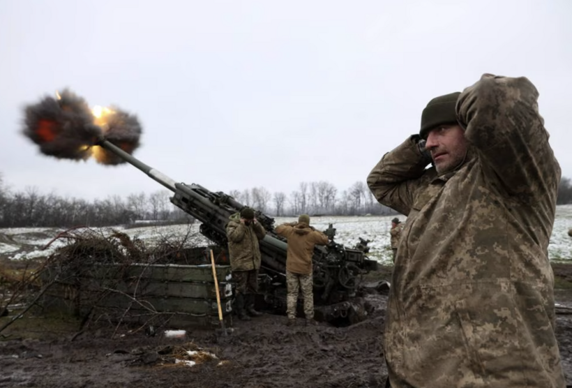 Pháo binh Ukraine nã lựu pháo M777. Ảnh: AFP/Getty Images
