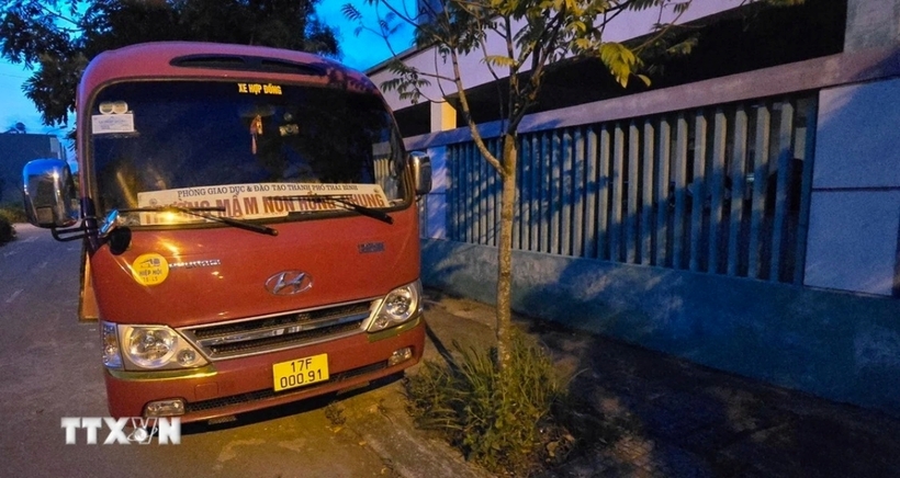 Báo Phụ Nữ Việt Nam đưa tin tối 29/5, ông Hoàng Văn Biền - Chủ tịch UBND xã Phú Xuân (TP.Thái Bình, tỉnh Thái Bình) cho biết, cháu bé 5 tuổi bị bỏ quên trên xe ô tô đưa đón học sinh được xác định đã không qua khỏi.