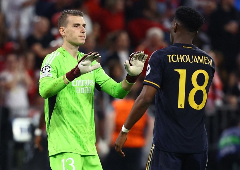 Thủ thành Andriy Lunin đang bị cúm