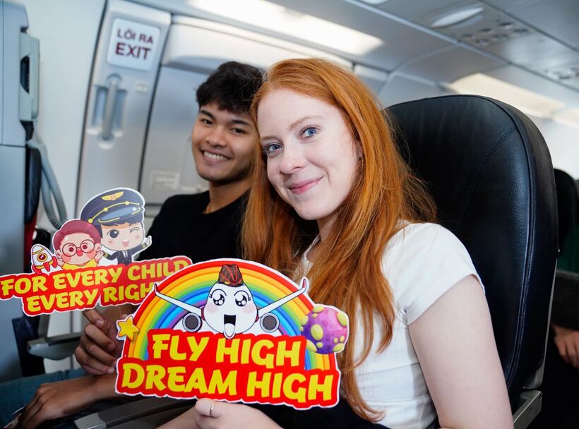 Mừng Tết thiếu nhi 1/6, Vietjet chắp cánh ước mơ cho các thiên thần nhỏ - 13