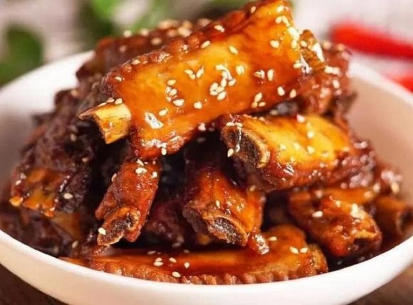 Sườn xào chua ngọt là món ăn ngon và dễ làm, thích hợp cho bữa cơm gia đình