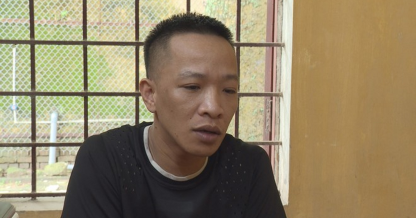 Lê Đình Hoàn tại cơ quan công an.