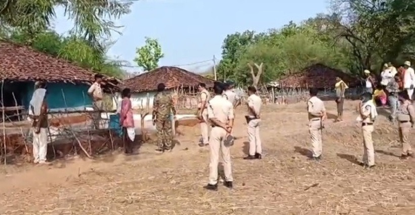 Cảnh sát phong tỏa hiện trường vụ án mạng.