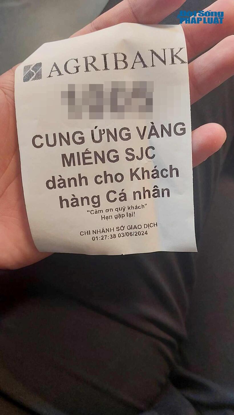 Phiếu thứ tự được ngân hàng Agribank phát cho khách hàng mua vàng.