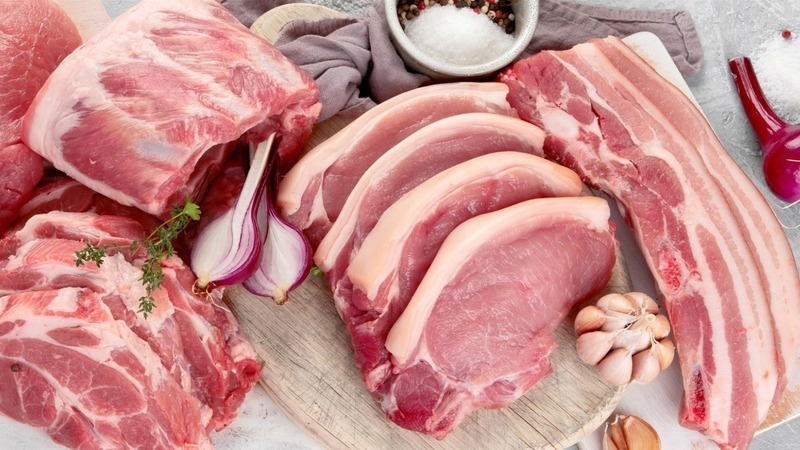Thịt lợn là món ăn quen thuộc trong bữa cơm hàng ngày của người Việt.