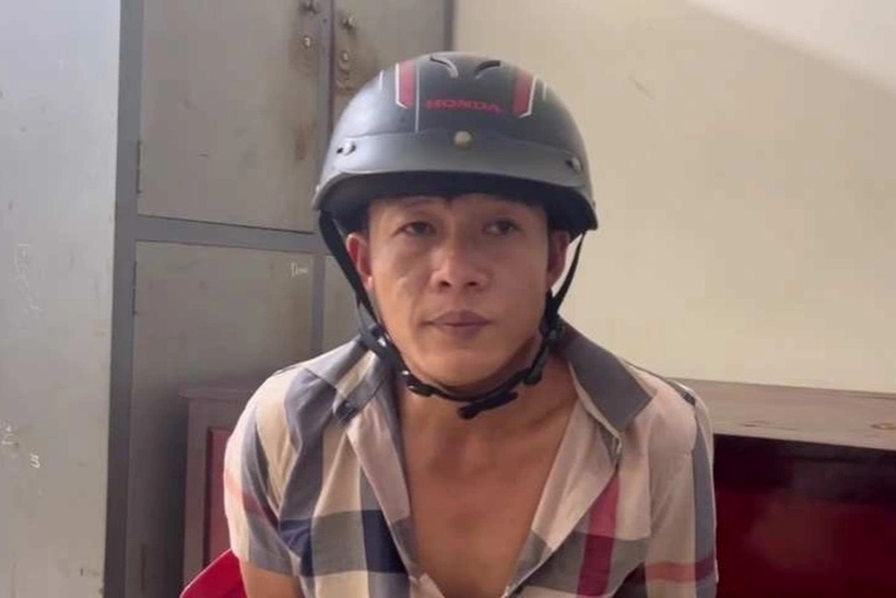 Đối tượng Lê Thiện Phúc sau khi bị lực lượng chức năng bắt giữ. Ảnh: Dân trí