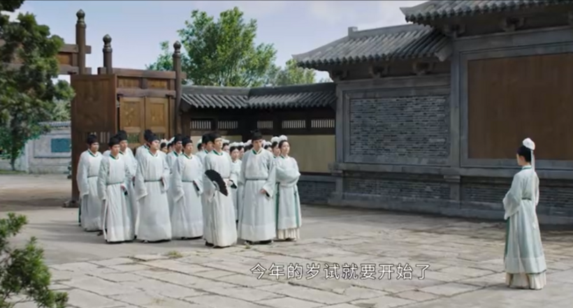 Khương Lê chạm mặt nhóm của Lý Liêm trước khi cuộc thi thường niên bắt đầu.